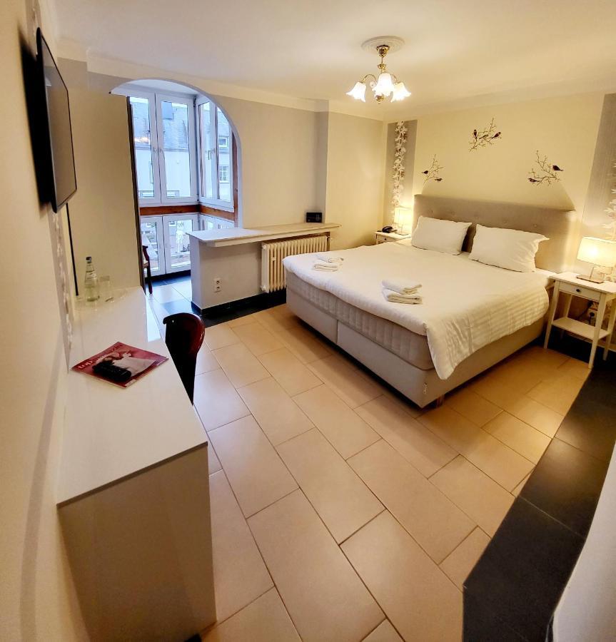 זארבורג Hotel Am Markt מראה חיצוני תמונה