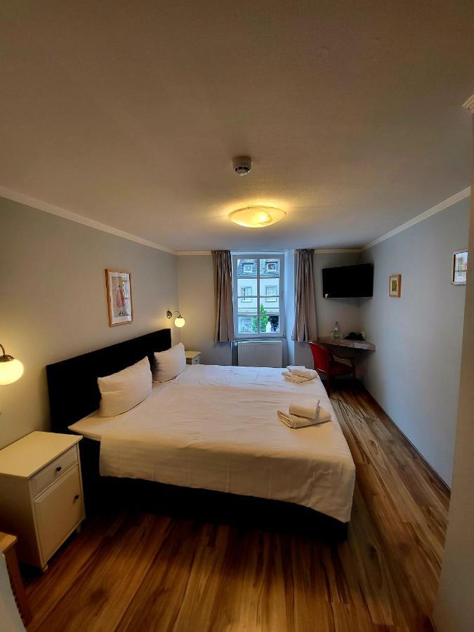 זארבורג Hotel Am Markt מראה חיצוני תמונה