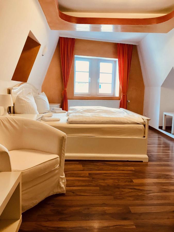זארבורג Hotel Am Markt מראה חיצוני תמונה